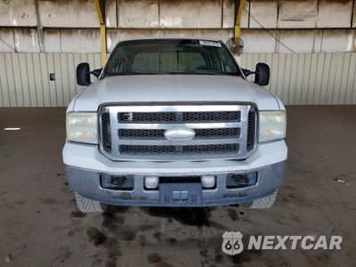 Piąte zdjęcie samochodu w środku: 2005 FORD F250 SUPER DUTY VIN:1FTSW21P85EC20415 - miniatura