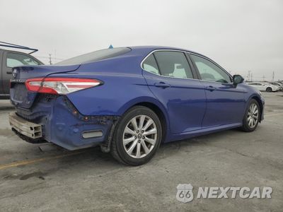 Trzecie zdjęcie samochodu z tyłu: 2018 TOYOTA CAMRY L VIN:4T1B11HK4JU558019 - miniatura