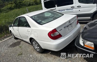 Trzecie zdjęcie samochodu z tyłu: 2003 TOYOTA CAMRY LE VIN:4T1BE32K43U207204 - miniatura