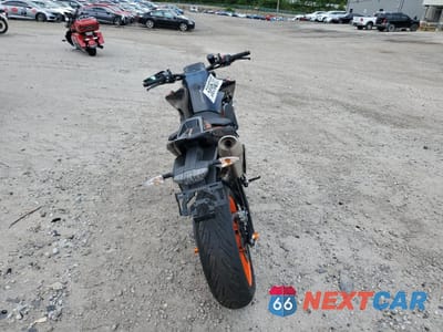 Czwarte zdjęcie samochodu z boku: 2023 KTM 890 DUKE R VIN:VBKTU9402PM848852 - miniatura