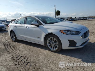 Czwarte zdjęcie samochodu z boku: 2019 FORD FUSION SE VIN:3FA6P0LU4KR124818 - miniatura