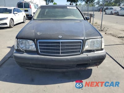 Piąte zdjęcie samochodu w środku: 1999 MERCEDES-BENZ S 500 VIN:WDBGA51G5XA425043 - miniatura