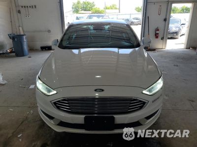 Piąte zdjęcie samochodu w środku: 2018 FORD FUSION SE HYBRID VIN:3FA6P0LU2JR118689 - miniatura