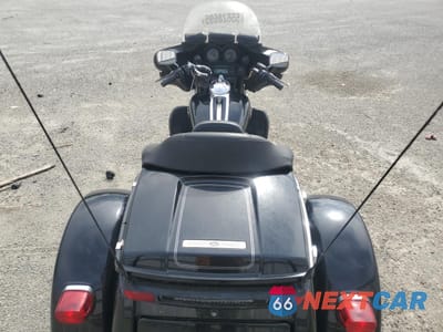 Zdjęcie 6 z 9 samochodu: 2011 HARLEY-DAVIDSON FLHTCUTG VIN:1HD1MAM13BB850406 - miniatura