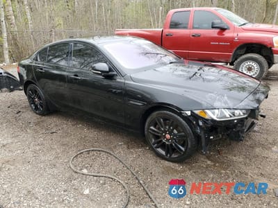 Czwarte zdjęcie samochodu z boku: 2018 JAGUAR XE PRESTIGE VIN:SAJAK4FN0JCP37287 - miniatura