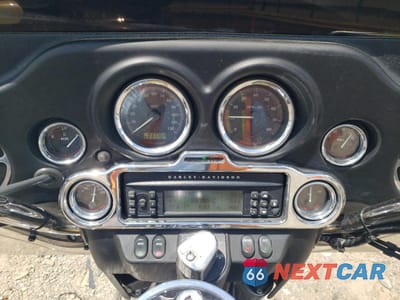 Zdjęcie 7 z 8 samochodu: 2007 HARLEY-DAVIDSON FLHTCUI VIN:1HD1FC4157Y615760 - miniatura