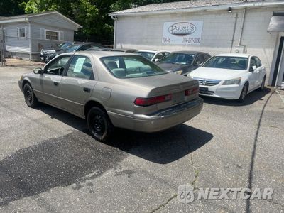 Trzecie zdjęcie samochodu z tyłu: 1999 TOYOTA CAMRY CE VIN:4T1BG22K8XU567179 - miniatura