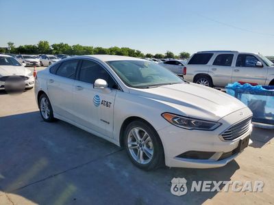 Czwarte zdjęcie samochodu z boku: 2018 FORD FUSION SE HYBRID VIN:3FA6P0LU5JR129797 - miniatura
