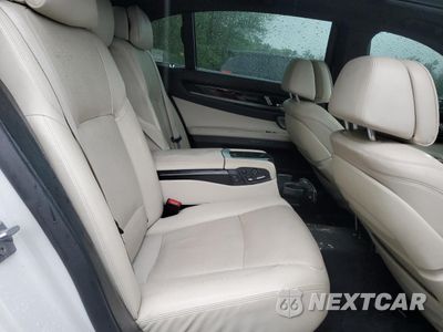 Zdjęcie 10 z 15 samochodu: 2013 BMW ALPINA B7 VIN:WBAYE8C5XDDS15973 - miniatura