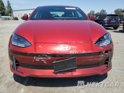 Piąte zdjęcie samochodu w środku: 2023 HYUNDAI IONIQ 6 SEL VIN:KMHM34AC6PA029026 - miniatura