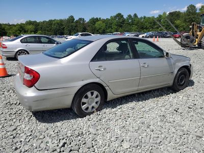 Trzecie zdjęcie samochodu z tyłu: 2004 TOYOTA CAMRY LE VIN:4T1BE32K24U326757 - miniatura
