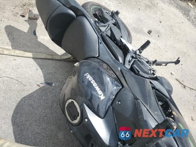 Piąte zdjęcie samochodu w środku: 2025 KAWASAKI EX650 R VIN:ML5EXER12SDAD7713 - miniatura