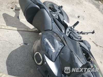 Piąte zdjęcie samochodu w środku: 2025 KAWASAKI EX650 R VIN:ML5EXER12SDAD7713 - miniatura