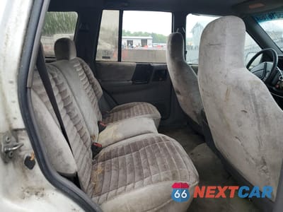 Zdjęcie 11 z 13 samochodu: 1994 JEEP GRAND CHEROKEE LAREDO VIN:1J4GZ58S8RC122201 - miniatura