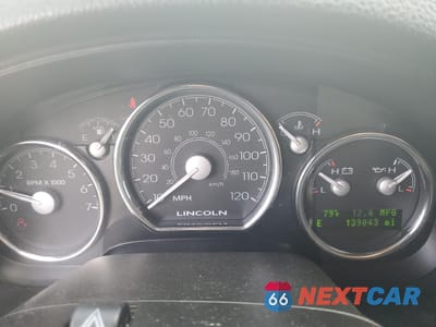Zdjęcie 9 z 14 samochodu: 2006 LINCOLN MARK LT VIN:5LTPW18576FJ03809 - miniatura
