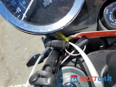 Zdjęcie 8 z 10 samochodu: 2018 KAWASAKI ZR900 R VIN:JKAZR2C10JA011003 - miniatura
