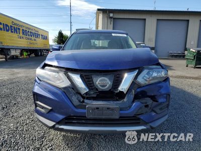 Piąte zdjęcie samochodu w środku: 2017 NISSAN ROGUE S VIN:KNMAT2MV9HP573558 - miniatura