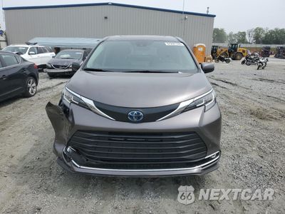 Piąte zdjęcie samochodu w środku: 2022 TOYOTA SIENNA XLE VIN:5TDYRKEC2NS120961 - miniatura