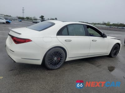 Trzecie zdjęcie samochodu z tyłu: 2022 MERCEDES-BENZ S 580 4MATIC VIN:W1K6G7GBXNA119705 - miniatura