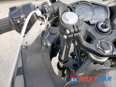 Zdjęcie 8 z 10 samochodu: 2021 KAWASAKI EX400 VIN:JKAEXKG10MDAD3230 - miniatura