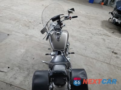 Zdjęcie 6 z 9 samochodu: 2009 HONDA VTX1300 C VIN:1HFSC551X9A500114 - miniatura