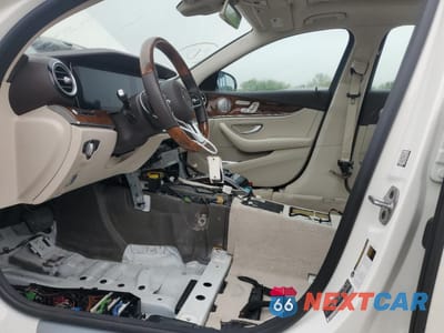 Zdjęcie 7 z 12 samochodu: 2020 MERCEDES-BENZ E 350 VIN:WDDZF8DBXLA748839 - miniatura