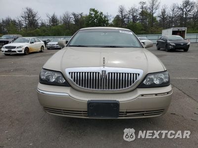 Piąte zdjęcie samochodu w środku: 2004 LINCOLN TOWN CAR EXECUTIVE VIN:1LNHM81W44Y651322 - miniatura