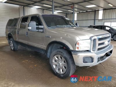 Czwarte zdjęcie samochodu z boku: 2005 FORD F250 SUPER DUTY VIN:1FTSW21P95EB20761 - miniatura
