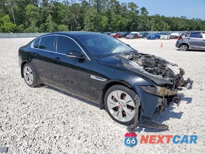 Czwarte zdjęcie samochodu z boku: 2020 JAGUAR XE S VIN:SAJAJ4FX4LCP55511 - miniatura