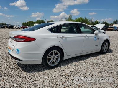 Trzecie zdjęcie samochodu z tyłu: 2018 FORD FUSION SE HYBRID VIN:3FA6P0LU4JR171846 - miniatura