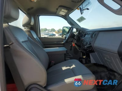 Zdjęcie 6 z 10 samochodu: 2013 FORD F450 SUPER DUTY VIN:1FDUF4GY4DEA69782 - miniatura