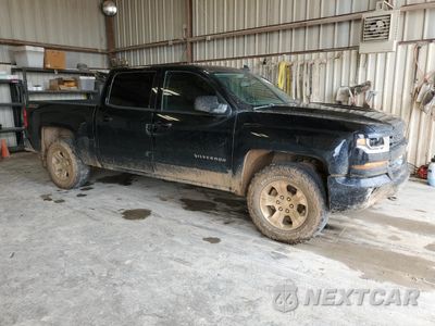 Czwarte zdjęcie samochodu z boku: 2016 CHEVROLET SILVERADO K1500 LT VIN:3GCUKREC5GG362639 - miniatura