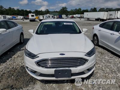 Piąte zdjęcie samochodu w środku: 2017 FORD FUSION SE HYBRID VIN:3FA6P0LU7HR359576 - miniatura