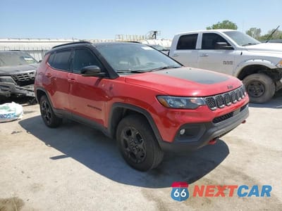 Czwarte zdjęcie samochodu z boku: 2023 JEEP COMPASS TRAILHAWK VIN:3C4NJDDN1PT566861 - miniatura