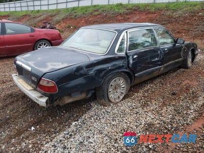 Trzecie zdjęcie samochodu z tyłu: 1998 JAGUAR VANDENPLAS VIN:SAJKX6247WC835061 - miniatura