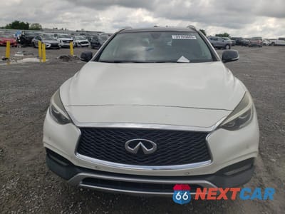 Piąte zdjęcie samochodu w środku: 2017 INFINITI QX30 BASE VIN:SJKCH5CR4HA024575 - miniatura