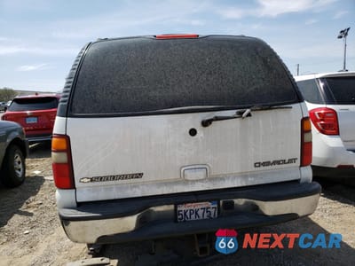 Zdjęcie 6 z 13 samochodu: 2004 CHEVROLET SUBURBAN C1500 VIN:3GNEC16T24G342336 - miniatura