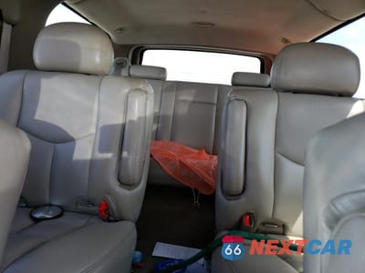Zdjęcie 10 z 13 samochodu: 2004 CHEVROLET SUBURBAN C1500 VIN:3GNEC16T24G342336 - miniatura