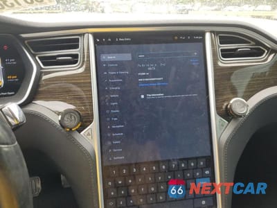 Zdjęcie 9 z 12 samochodu: 2014 TESLA MODEL S VIN:5YJSA1H16EFP44977 - miniatura