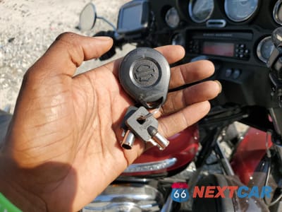Zdjęcie 8 z 9 samochodu: 2012 HARLEY-DAVIDSON FLHTK ELECTRA GLIDE ULTRA LIMITED VIN:1HD1KEM14CB647619 - miniatura