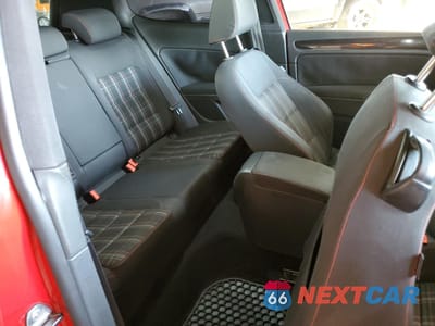 Zdjęcie 10 z 12 samochodu: 2010 VOLKSWAGEN GTI VIN:WVWED7AJ7AW252353 - miniatura