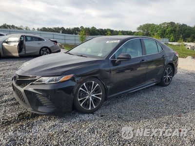 2018 TOYOTA CAMRY L 4T1B11HK2JU607038 - główne zdjęcie licytacji z USA - miniatura