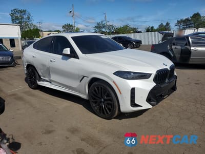 Czwarte zdjęcie samochodu z boku: 2025 BMW X6 XDRIVE40I VIN:5UX33EX07S9X91633 - miniatura