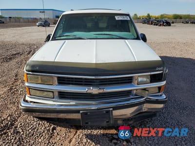 Piąte zdjęcie samochodu w środku: 1998 CHEVROLET SUBURBAN K1500 VIN:1GNFK16R4WJ302062 - miniatura