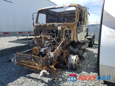 Drugie zdjęcie samochodu z przodu: 2016 VOLVO VN VNL VIN:4V4NC9EH4GN953019 - miniatura