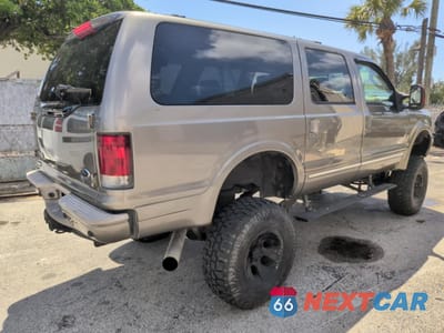Czwarte zdjęcie samochodu z boku: 2004 FORD EXCURSION LIMITED VIN:1FMSU43P44EA56041 - miniatura