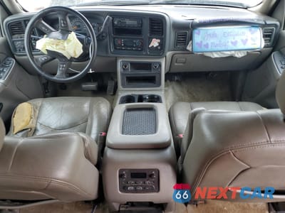 Zdjęcie 8 z 15 samochodu: 2005 CHEVROLET SUBURBAN K1500 VIN:3GNFK16Z25G251161 - miniatura
