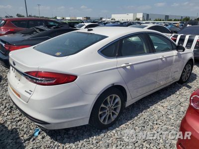Trzecie zdjęcie samochodu z tyłu: 2017 FORD FUSION SE HYBRID VIN:3FA6P0LU0HR409573 - miniatura