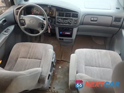 Zdjęcie 8 z 13 samochodu: 2000 TOYOTA SIENNA LE VIN:4T3ZF13C8YU292358 - miniatura