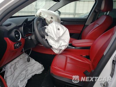 Zdjęcie 7 z 13 samochodu: 2020 ALFA ROMEO STELVIO VIN:ZASPAJANXL7C92464 - miniatura